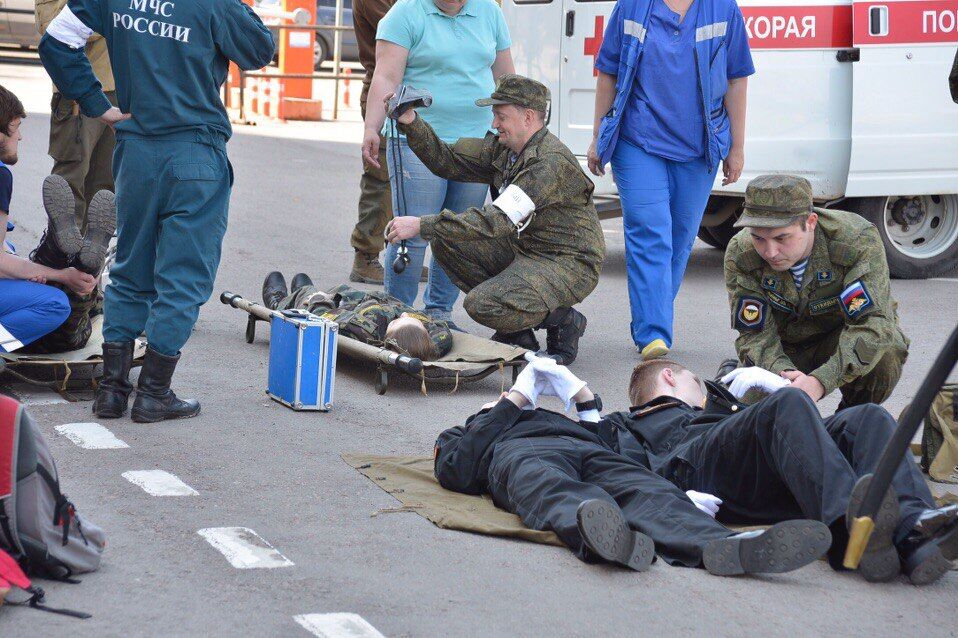 "Бабы еще нарожают": в России репетиция парада "вырубила" 40 кадетов