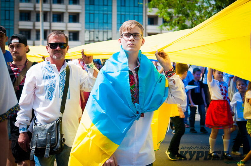 Мегамарш вишиванок в Одесі зняли з висоти: вражаюче відео