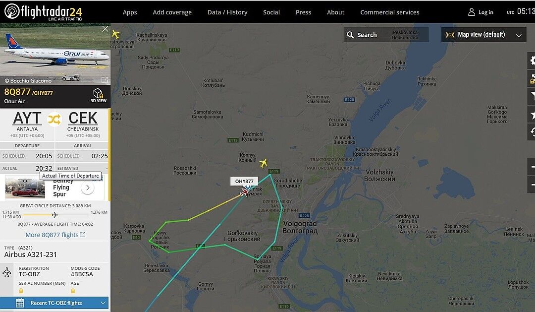 В России в воздухе треснул самолет