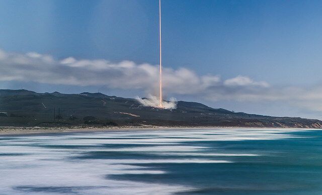 SpaceX запустив 7 супутників відразу: космічні фото і відео