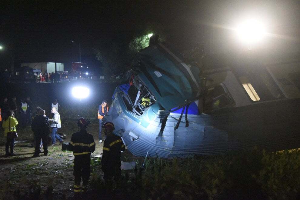 В Италии поезд столкнулся с грузовиком: есть жертвы