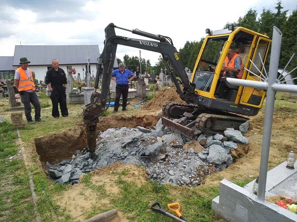 У Польщі розкопали скандальну могилу УПА