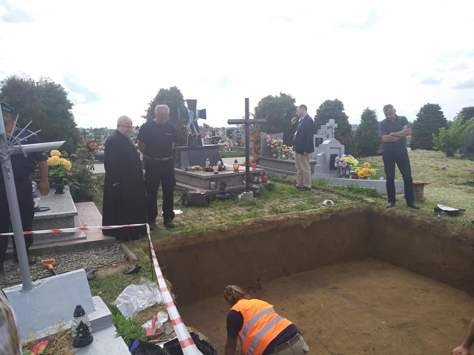 В Польше раскопали скандальную могилу воинов УПА