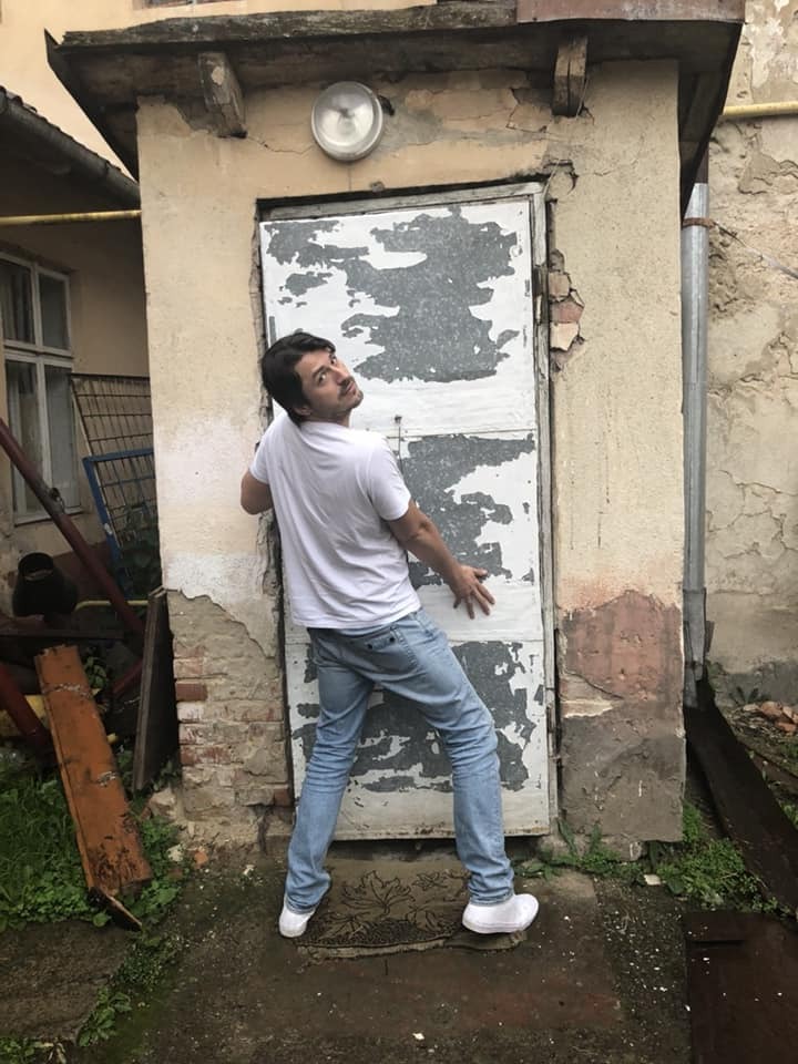 "А чьо ви не їдете по маленьких містах? Тут що не люди?"