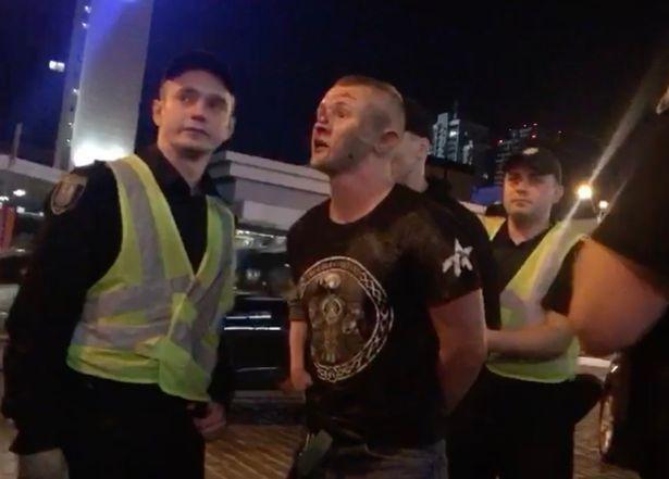 "Как стая собак": в Киеве толпа в масках напала на фанов "Ливерпуля"
