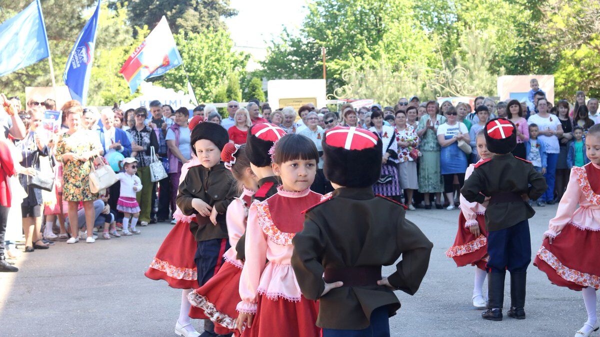 Новости Крымнаша. Для них кусок колбасы в холодильнике превыше всего