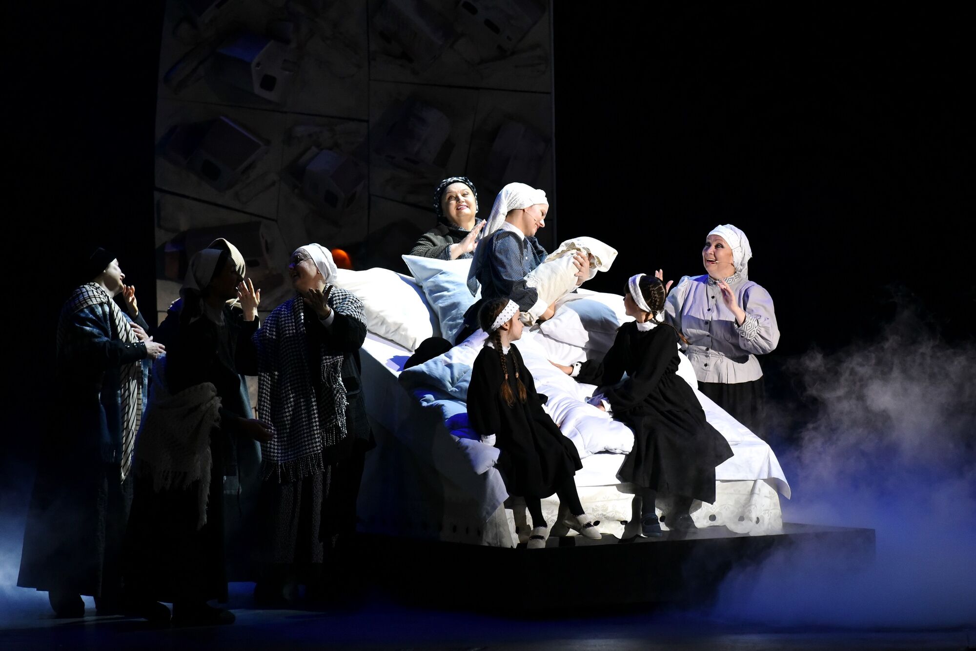 31 мая и 1 июня в Национальной оперетте – премьера всемирно известного мюзикла "СКРИПАЧ НА КРЫШЕ" Дж. Бока