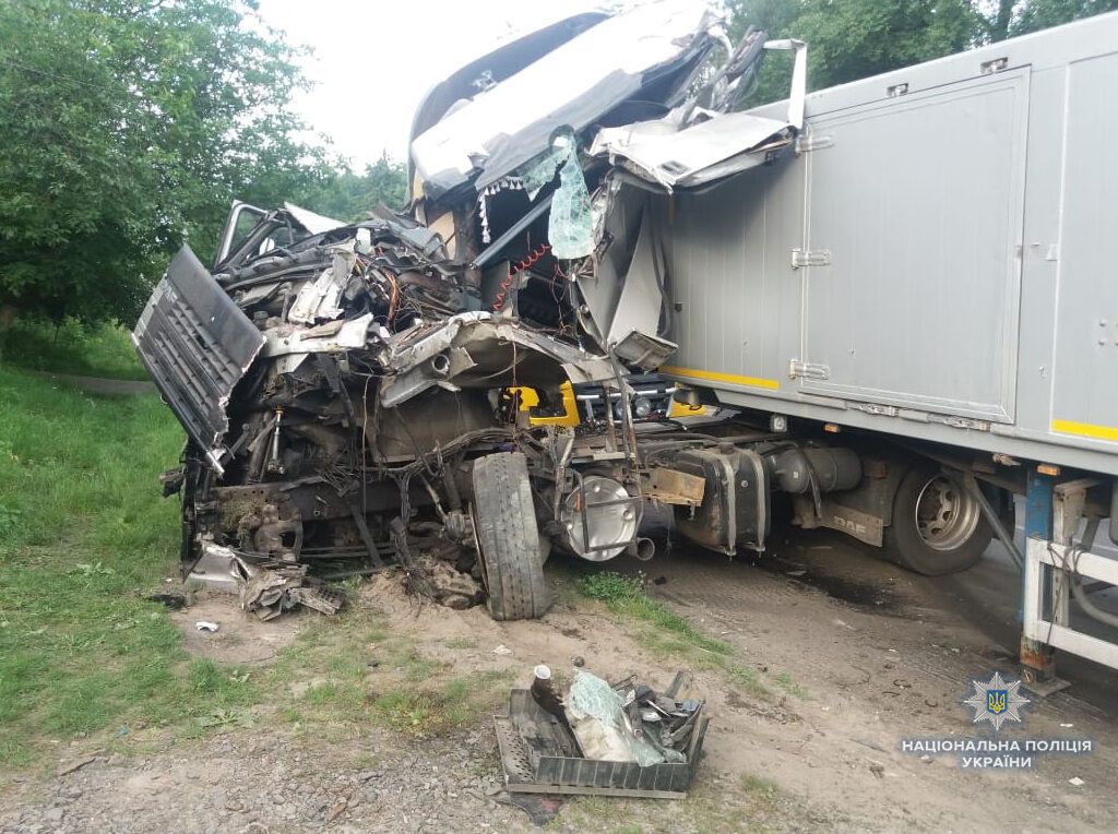 Тягнув по асфальту: в Києві сталася смертельна ДТП