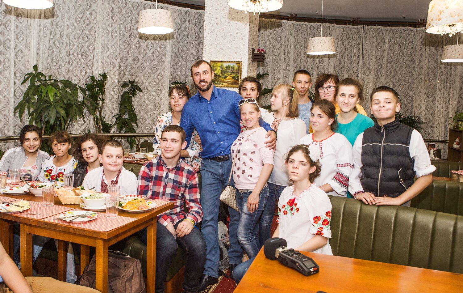 "Они тронули меня": Рыбалка сделал подарок детям с Луганщины