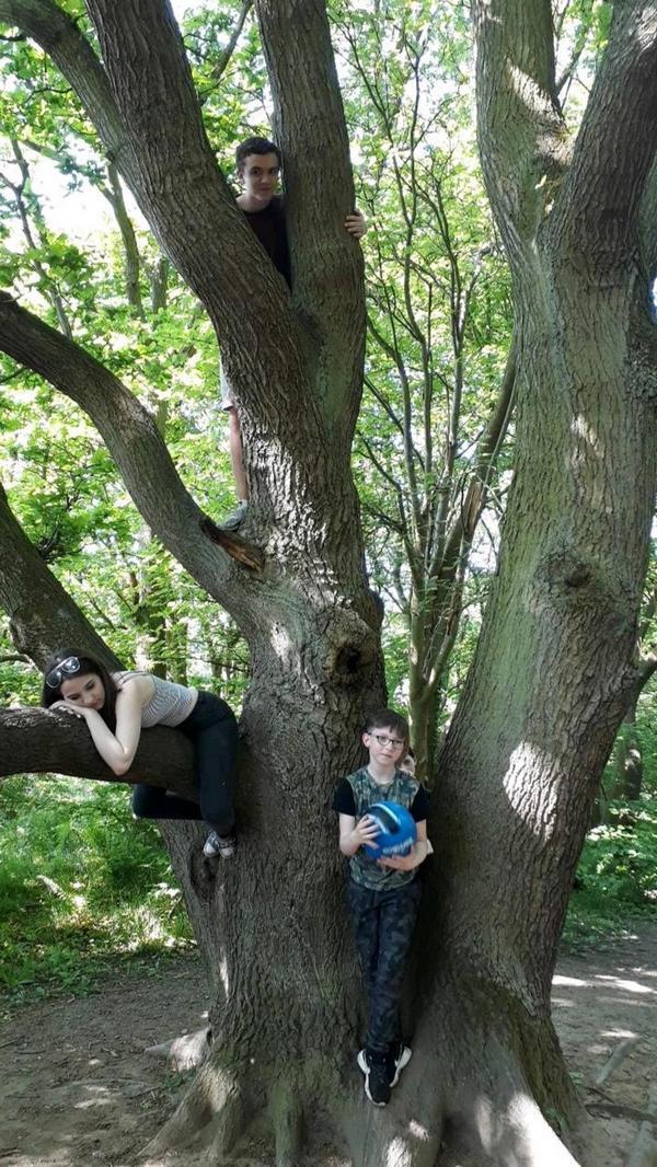 "Ми спати не могли!" Британка випадково сфотографувала привида. Реальне фото