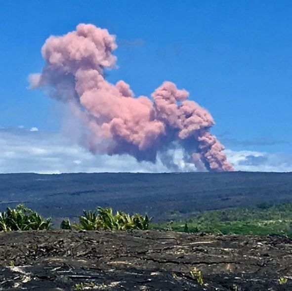На Гавайях началось мощное извержение вулкана: объявлена эвакуация