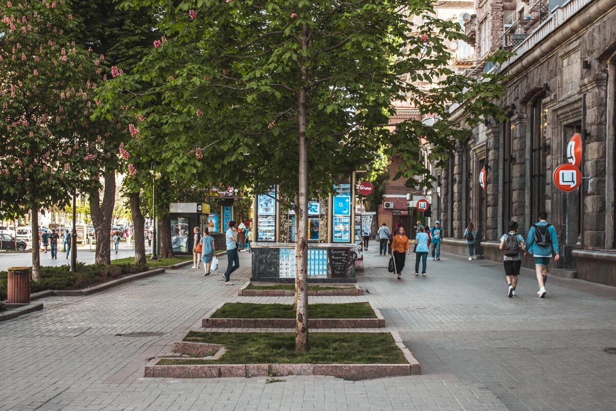 У Києві головна вулиця залишилася без лавок