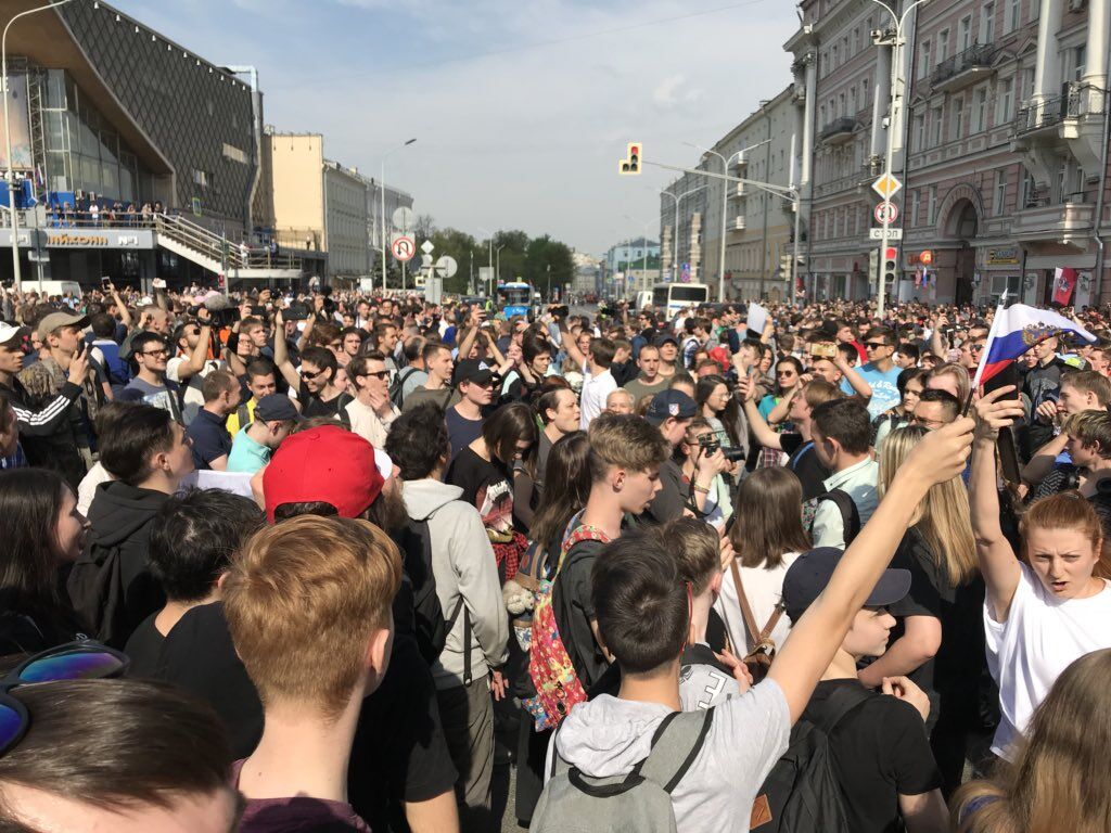 "Он нам не царь": по всей России прошли протесты