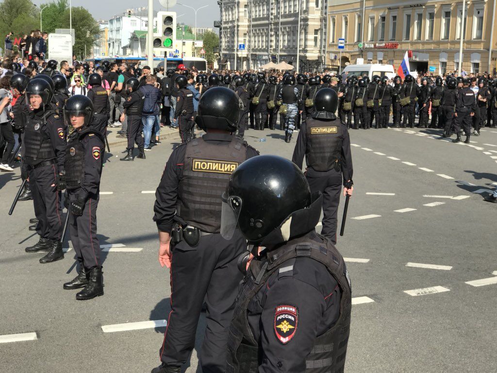 "Он нам не царь": по всей России прошли протесты