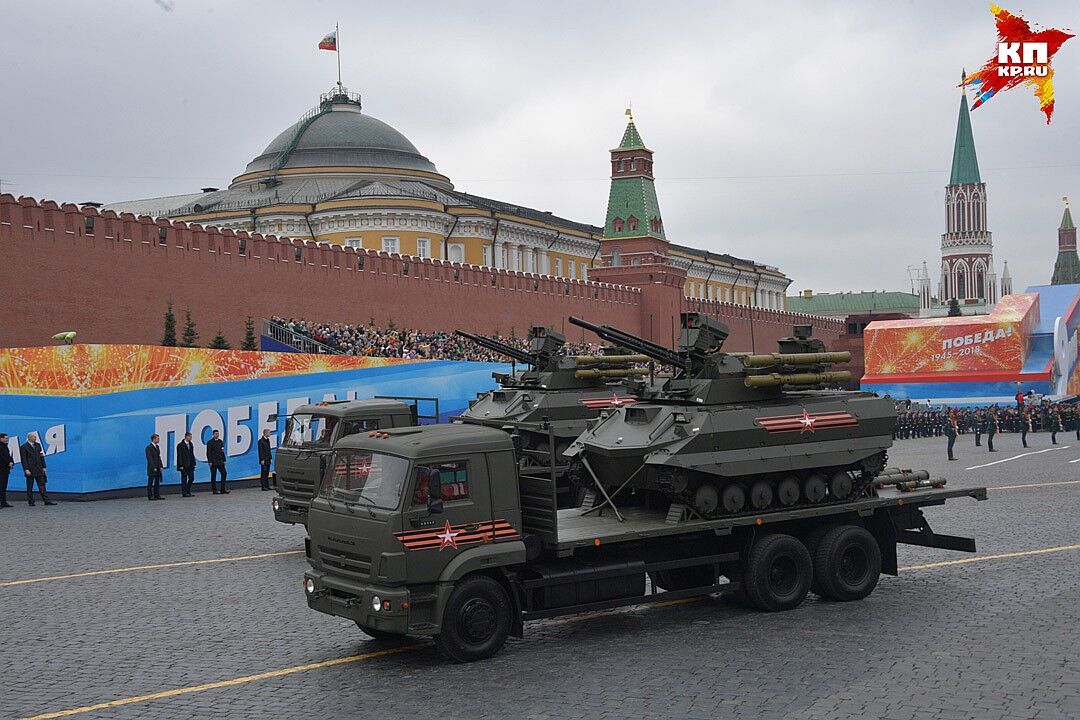 В центр Москвы стянули военную технику: все подробности