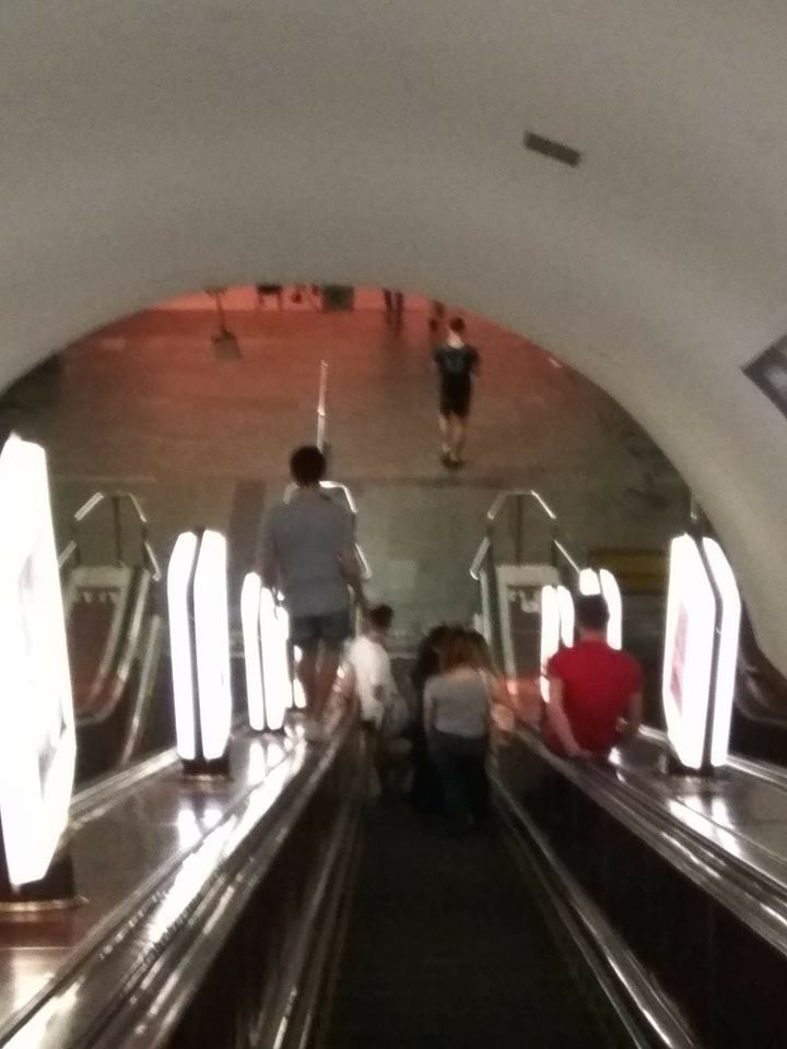 "Экстрим и рагулизм": в сети высмеяли пассажиров киевского метро
