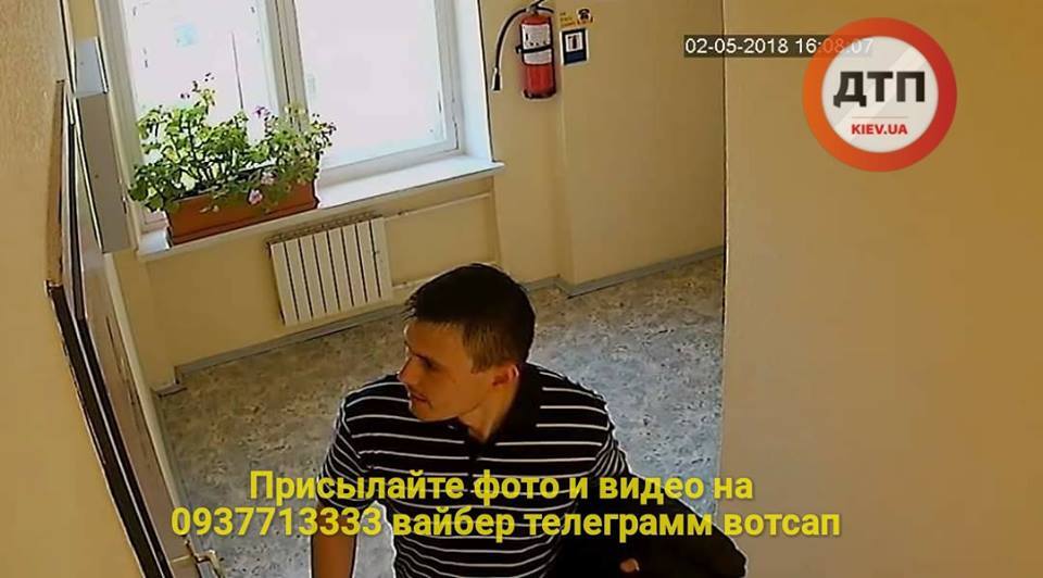 Украл за 13 секунд: в Киеве на камерах "засветился" вор, орудующий в офисах 