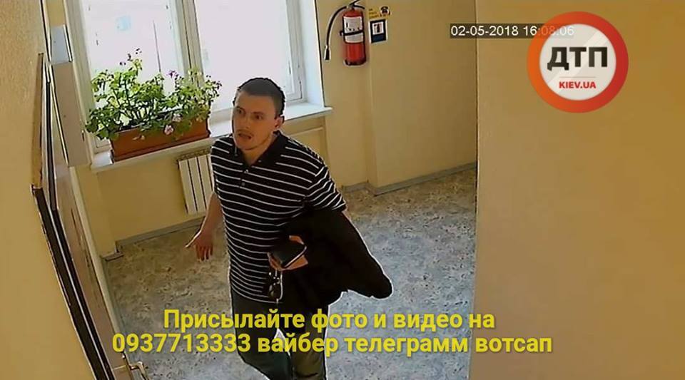 Украл за 13 секунд: в Киеве на камерах "засветился" вор, орудующий в офисах 