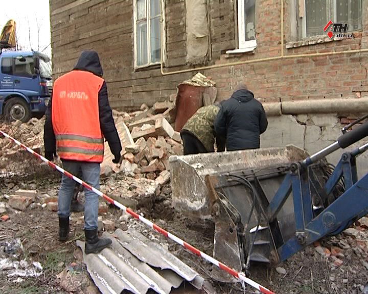Миллионы украинцев останутся без квартир: "хрущевки" рушатся, а панельки снесут