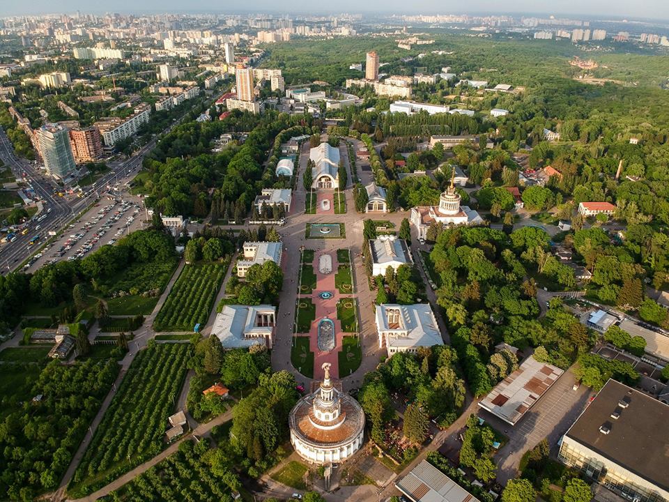 Город-сад: опубликованы потрясающие фото Киева с высоты