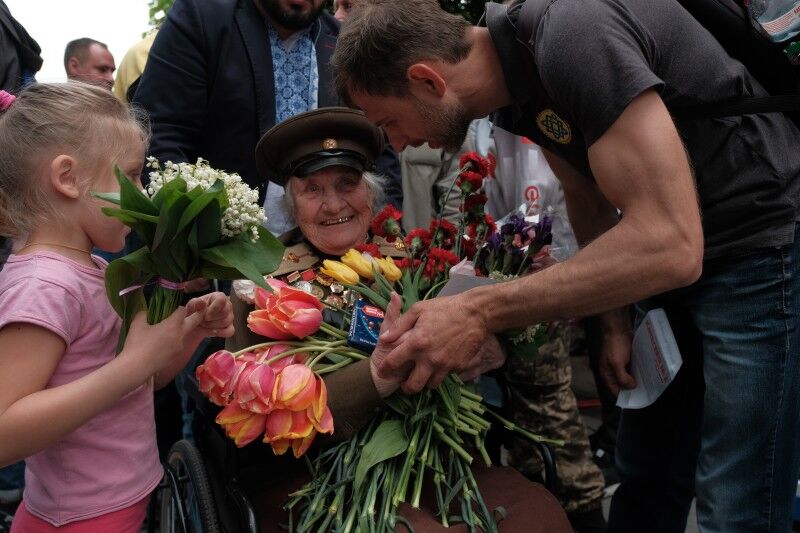 Депутати "Відродження" привітали ветеранів із Днем перемоги