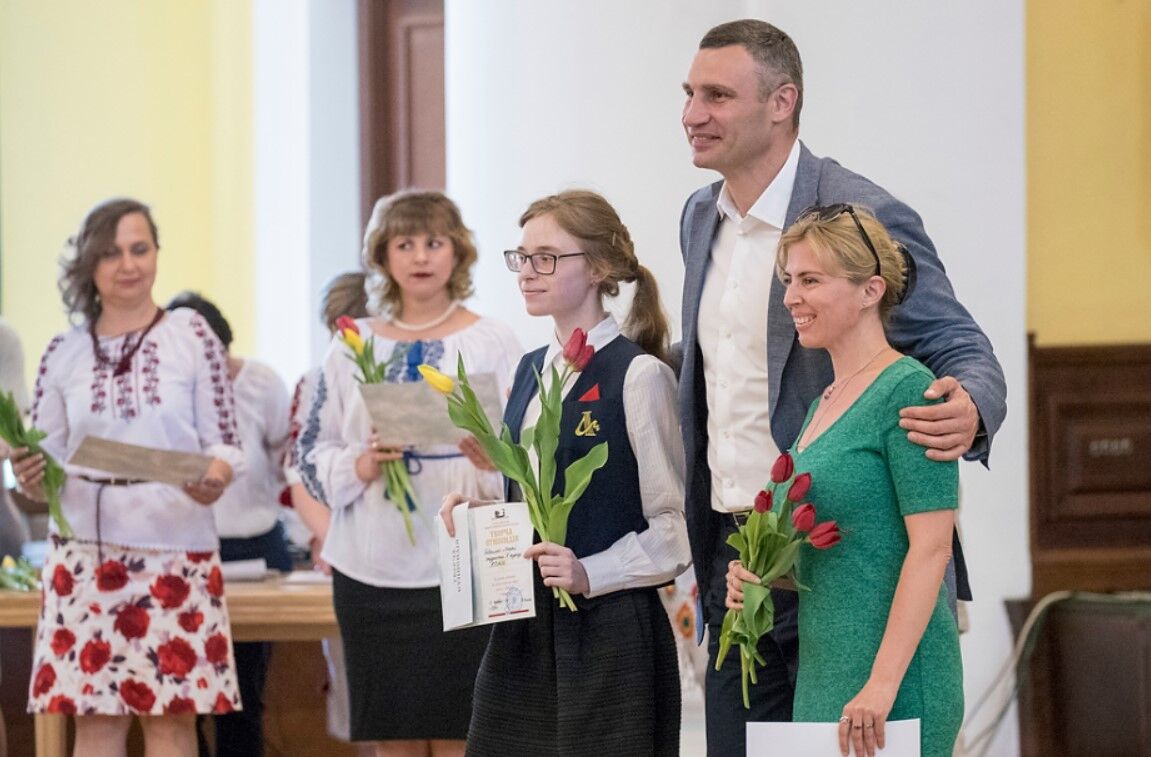 Кличко вручив талановитим дітям стипендії міського голови