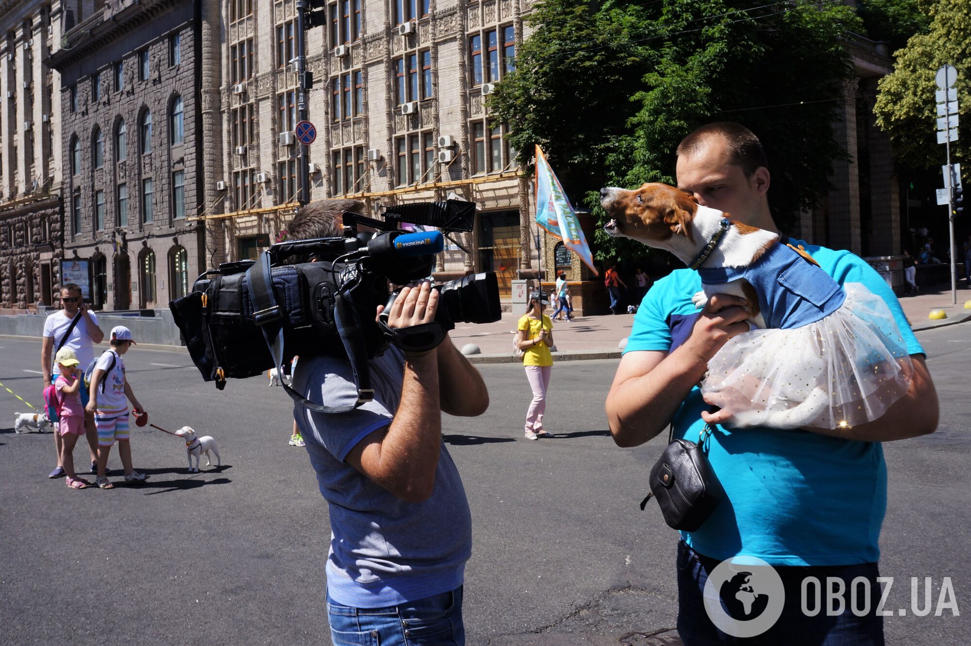 Сотни джек-расселов в центре Киева: яркий фоторепортаж