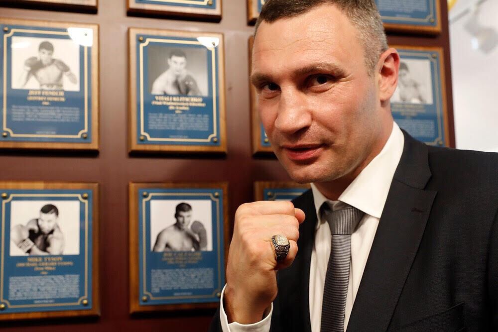 Віталія Кличка першим з українців ввели до Міжнародної зали боксерської слави