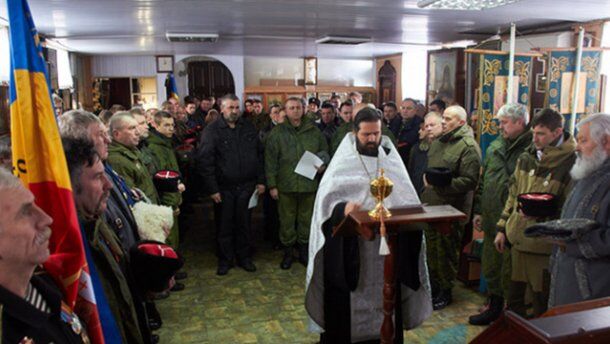 Священник УПЦ МП благословляет террористов
