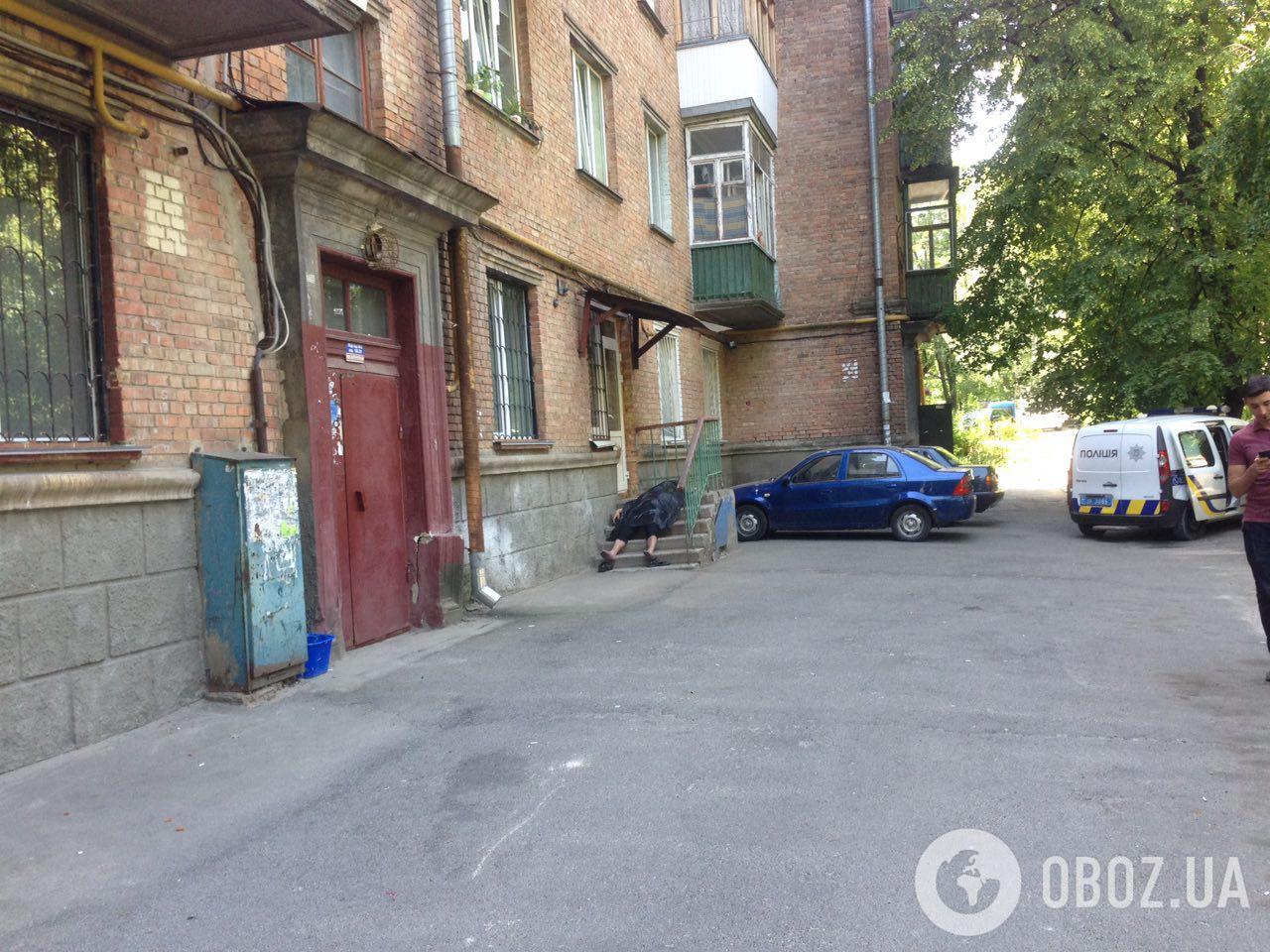 Біля київського хостелу виявили труп