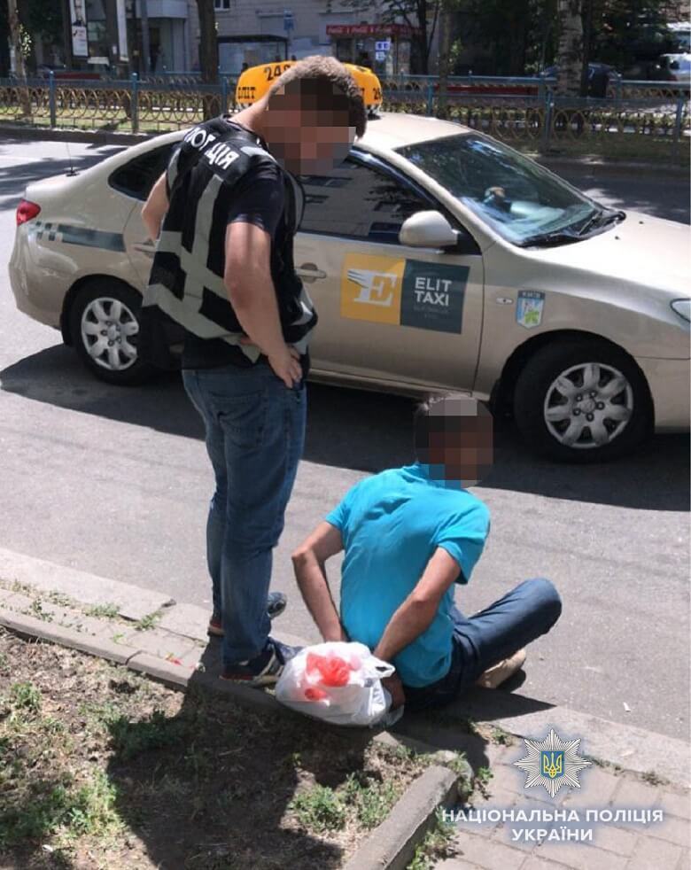 Спіймали на гарячому: в Києві розкрили схему "домушників"