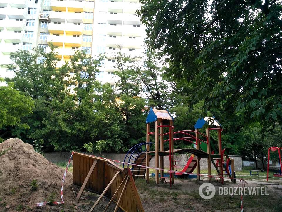 "Дети разрыдались": в Киеве произошла стрельба возле игровой площадки