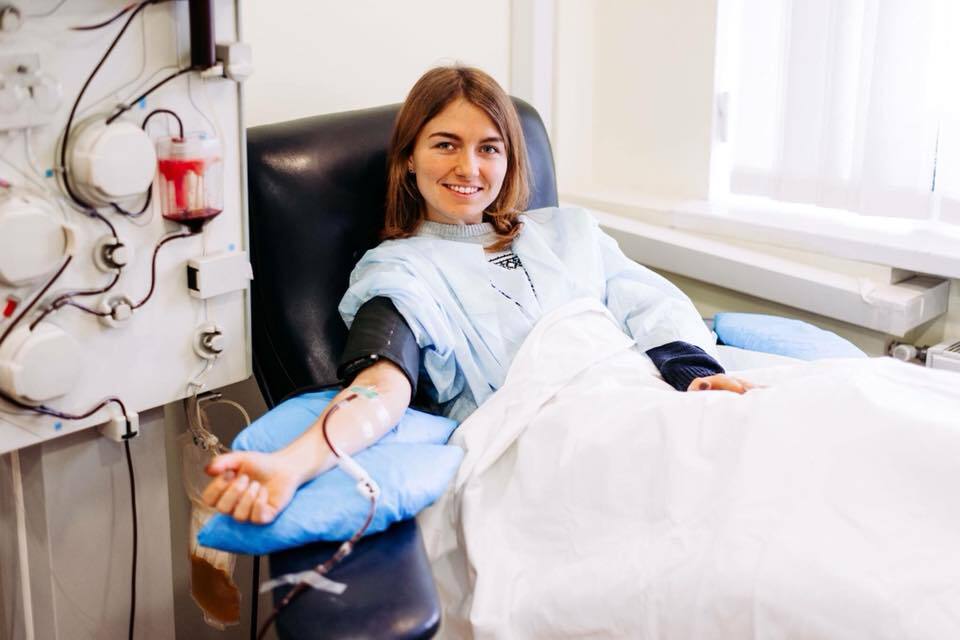 Здати кров - врятувати життя: п'ять надихаючих історій про донорство