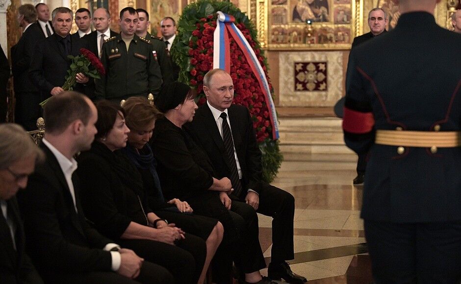 Путин простился с режиссером Говорухиным: фото и видео церемонии