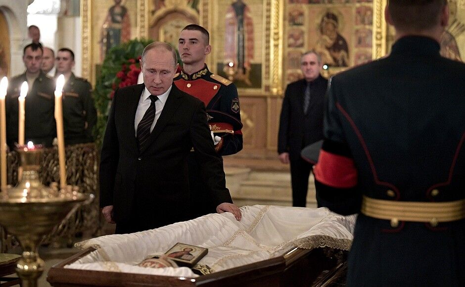 Путін простився з режисером Говорухіним: фото і відео церемонії