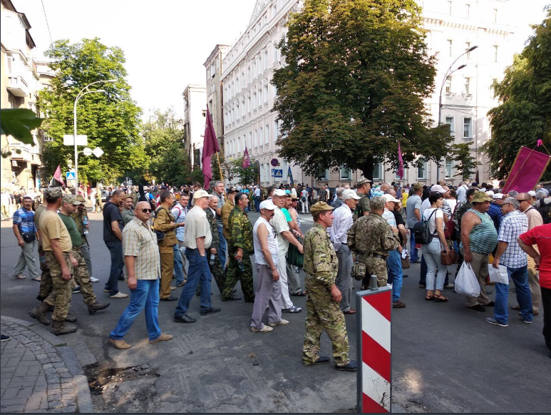 Киев застрял в серьезных пробках: опубликована карта "красных" улиц