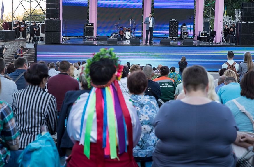 Кличко зібрав комунальників та подякував їм за чистий Київ після фіналу Ліги чемпіонів