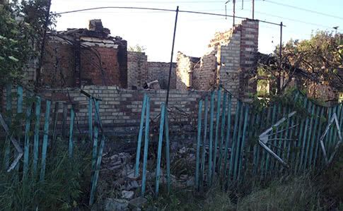 Террористы "ДНР" выжигают дома мирных жителей