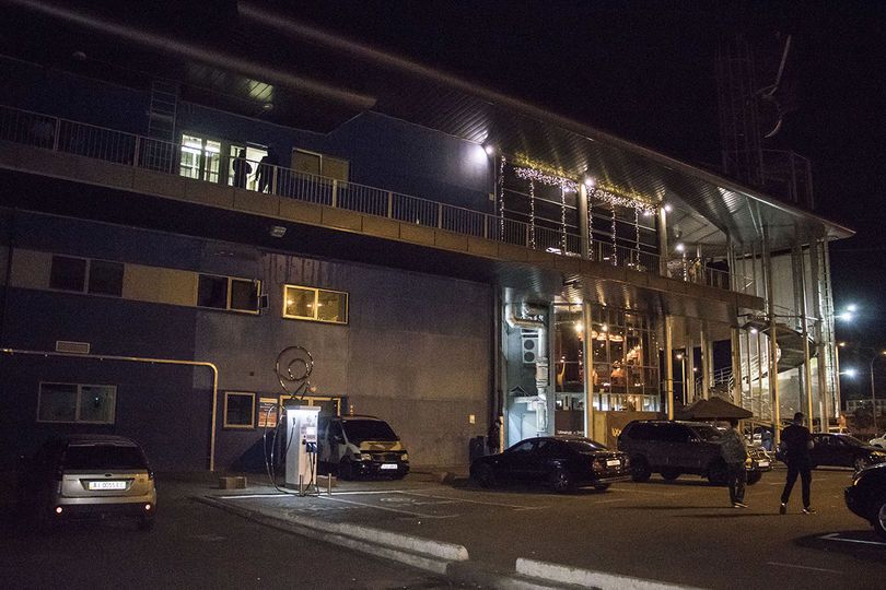 У Києві штурмували відомий ТРЦ