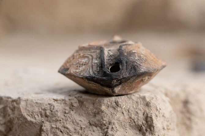 Ізраїльські археологи виявили рідкісний амулет, якому 1000 років