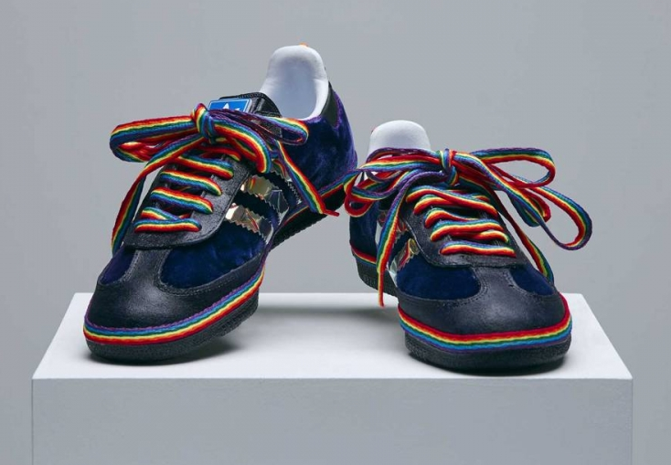 В поддержку ЛГБТ: культовые знаменитости презентовали специальную коллекцию обуви