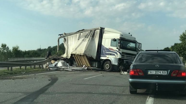 Під Києвом сім'я з дітьми потрапила у смертельну ДТП