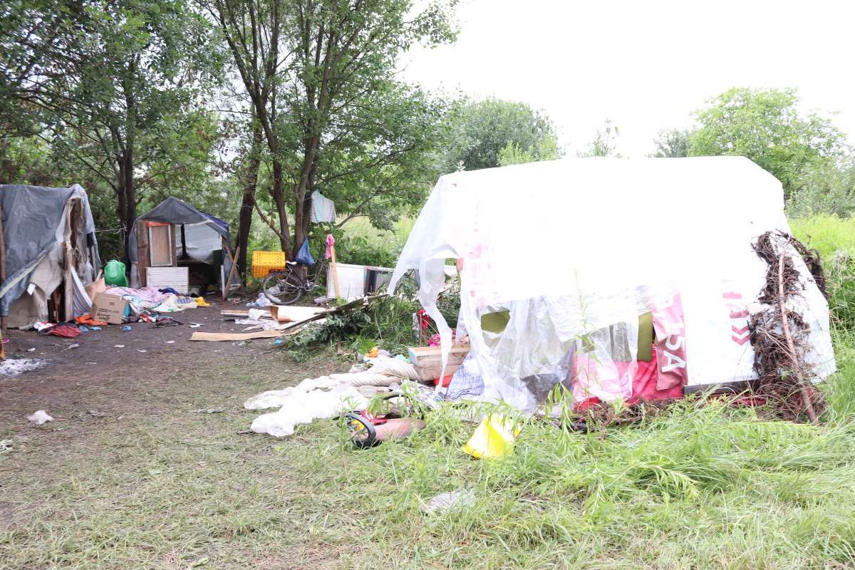 Во Львове разгромили табор ромов: есть убитый, ранен ребенок