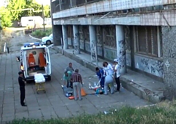 В Мелитополе 19-летний парень скончался, выпав из окна гостиницы