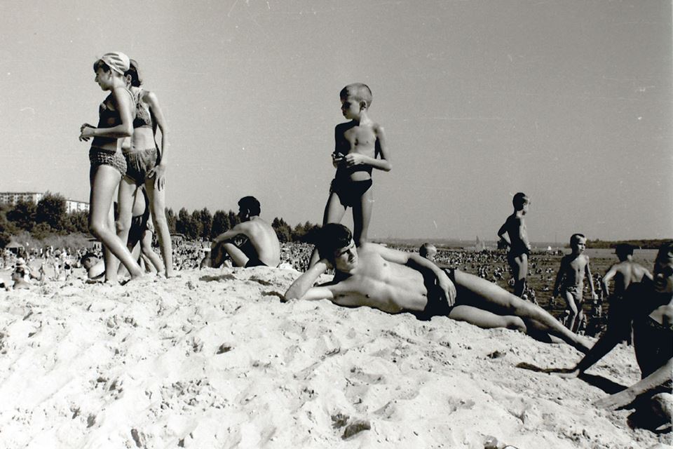 Как выглядел пляж в Запорожье 50 лет назад: раритетные фото 