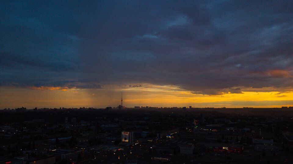 Невероятный закат в Киеве: опубликованы фото