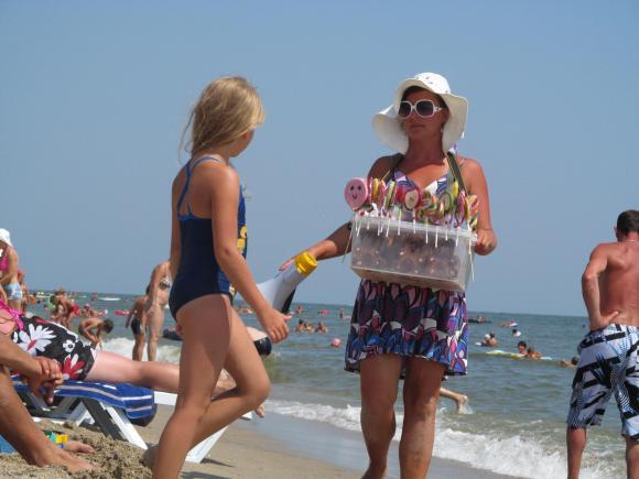 "Купуємо кукурудзу, зміцнюємо м'язи пуза": топ-10 пляжних кричалок Одеси