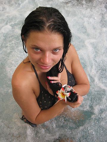 Екатерина Хмелевская в море