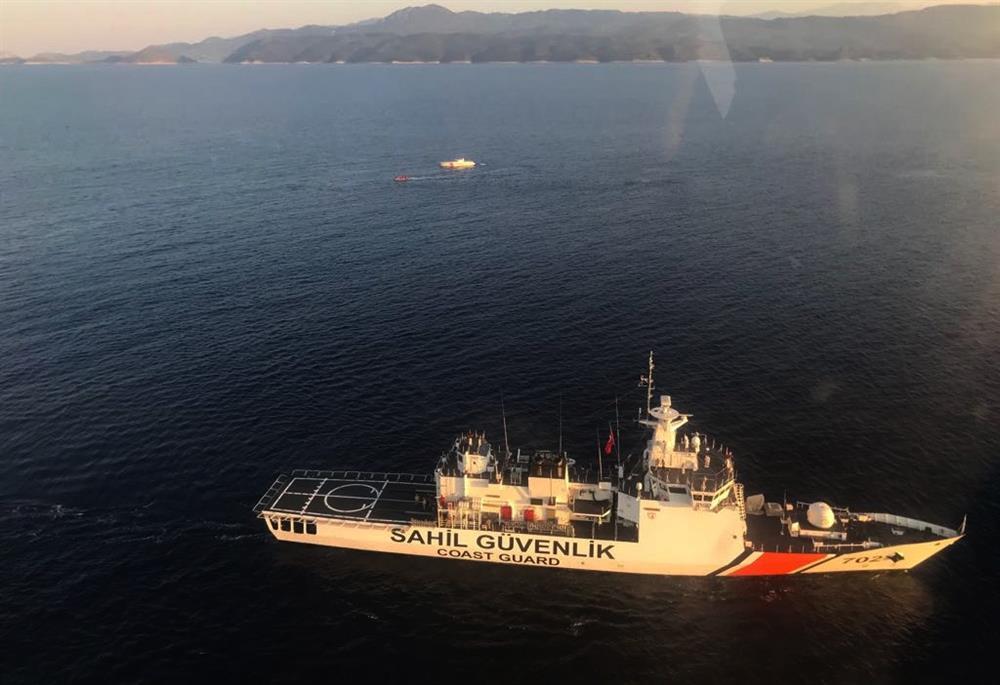 На популярному курорті Туреччини розбився корабель: є жертви