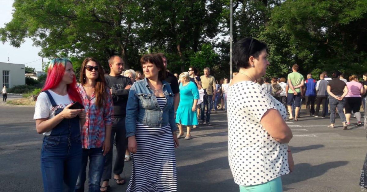 Жуткое ДТП в Одессе: люди заблокировали "дорогу смерти"